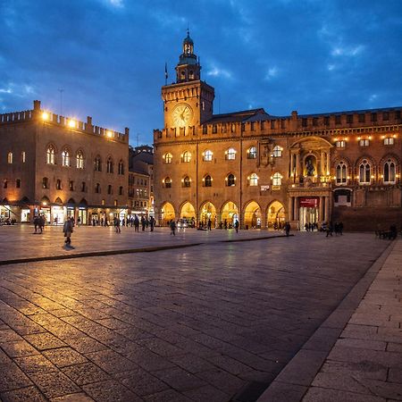 Urbanicooh Paracelso - Piazza Maggiore View ボローニャ エクステリア 写真