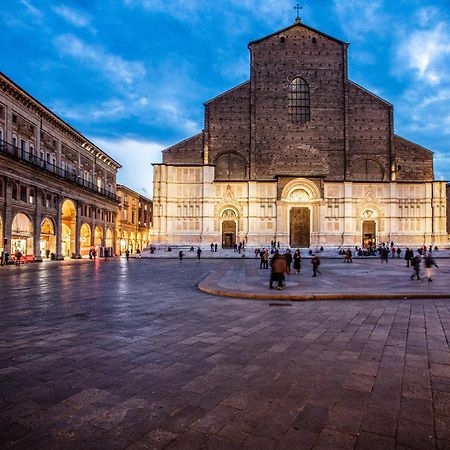 Urbanicooh Paracelso - Piazza Maggiore View ボローニャ エクステリア 写真
