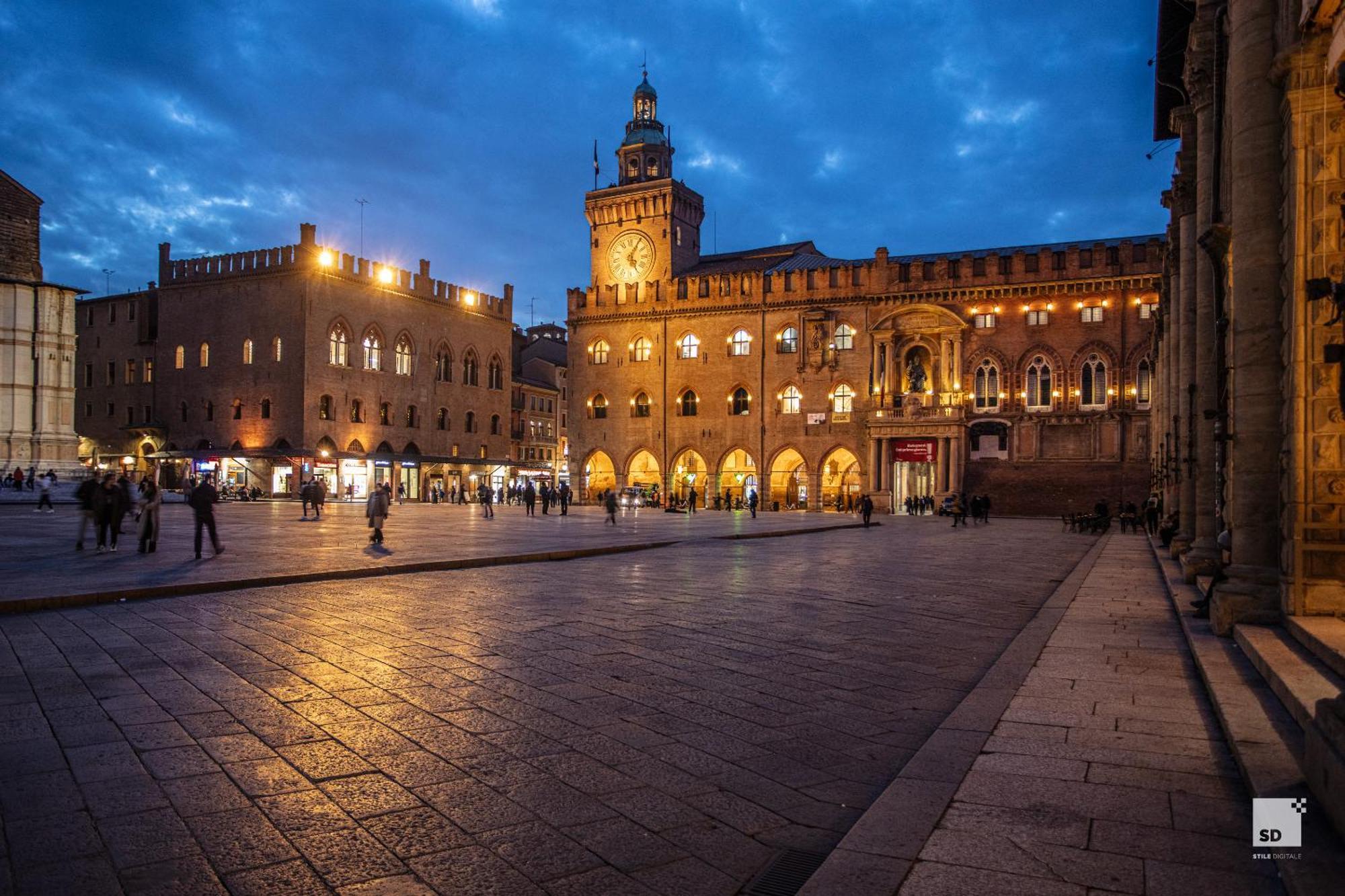 Urbanicooh Paracelso - Piazza Maggiore View ボローニャ エクステリア 写真