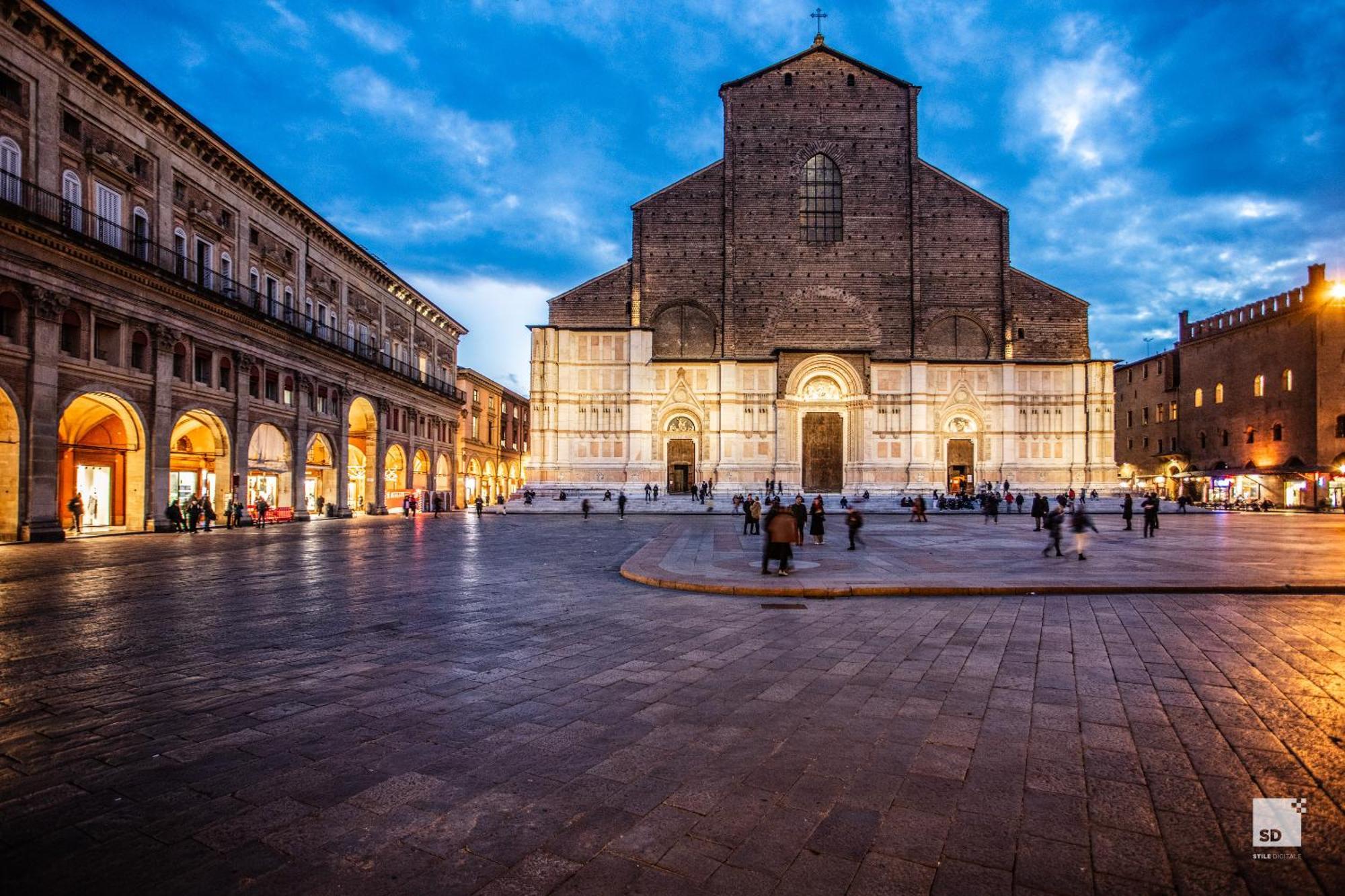 Urbanicooh Paracelso - Piazza Maggiore View ボローニャ エクステリア 写真